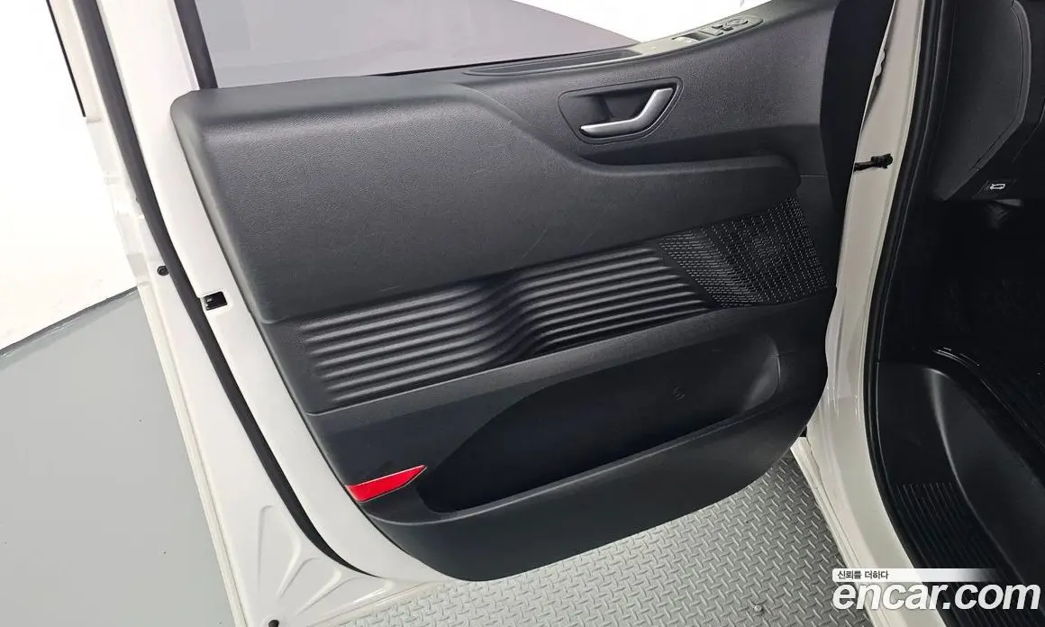 Hyundai Staria 2022 2.2 автомат (гидро), фото 14