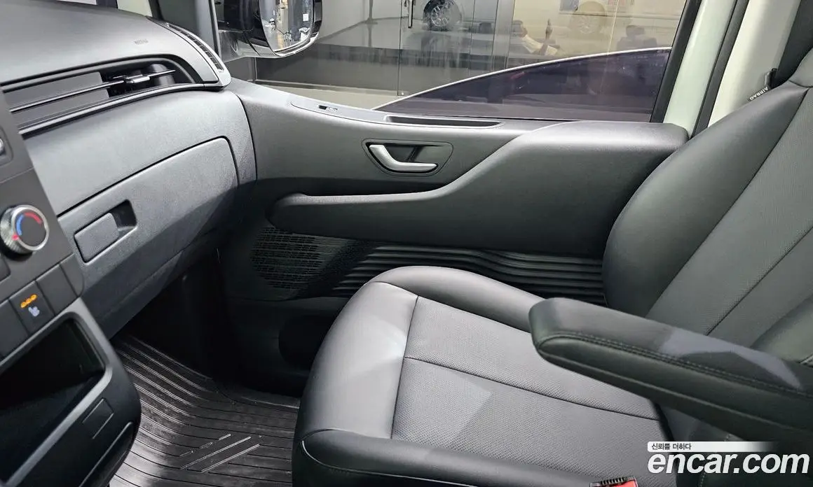 Hyundai Staria 2022 2.2 автомат (гидро), фото 15