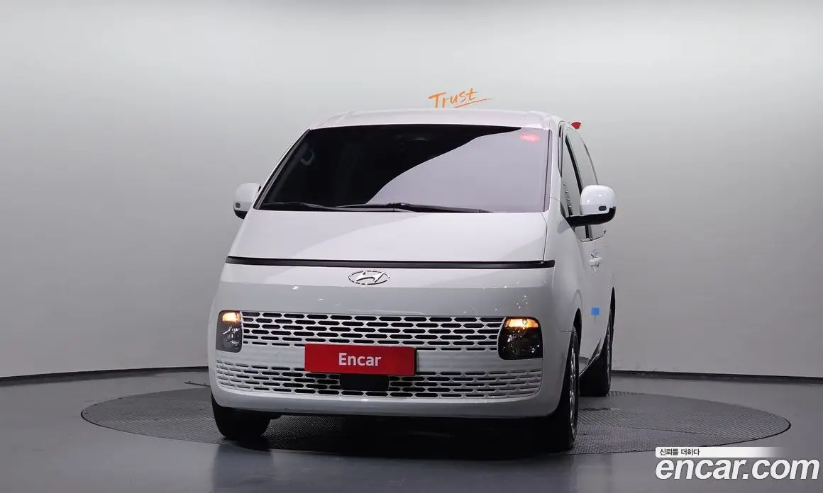 Hyundai Staria 2022 2.2 автомат (гидро), фото 3