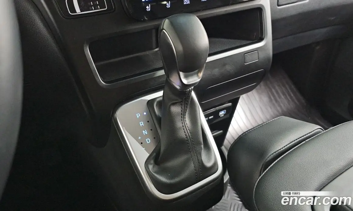 Hyundai Staria 2024 1.6 автомат (гидро), фото 9