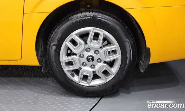 Hyundai Staria 2025 3.5 автомат (гидро), миниатюра 7