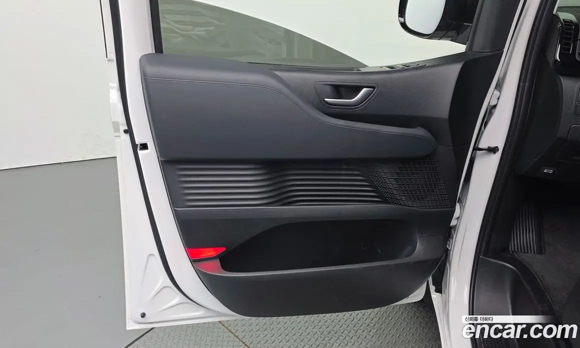Hyundai Staria 2025 1.6 автомат (гидро), фото 14