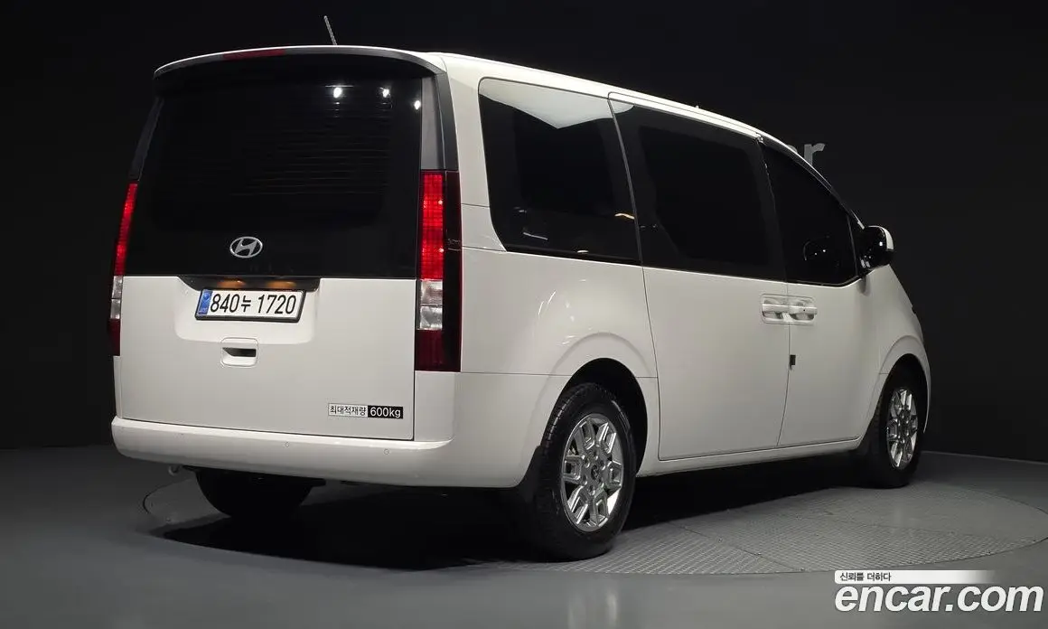 Hyundai Staria 2025 3.5 автомат (гидро), фото 2
