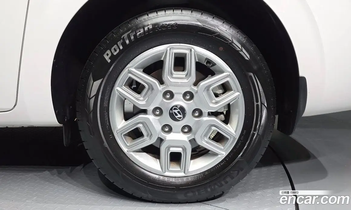 Hyundai Staria 2025 3.5 автомат (гидро), фото 7