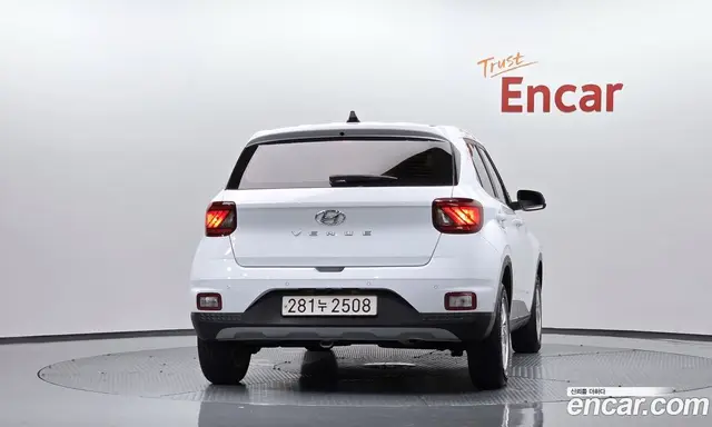 Hyundai Venue 2021 1.6 автомат (гидро), миниатюра 3