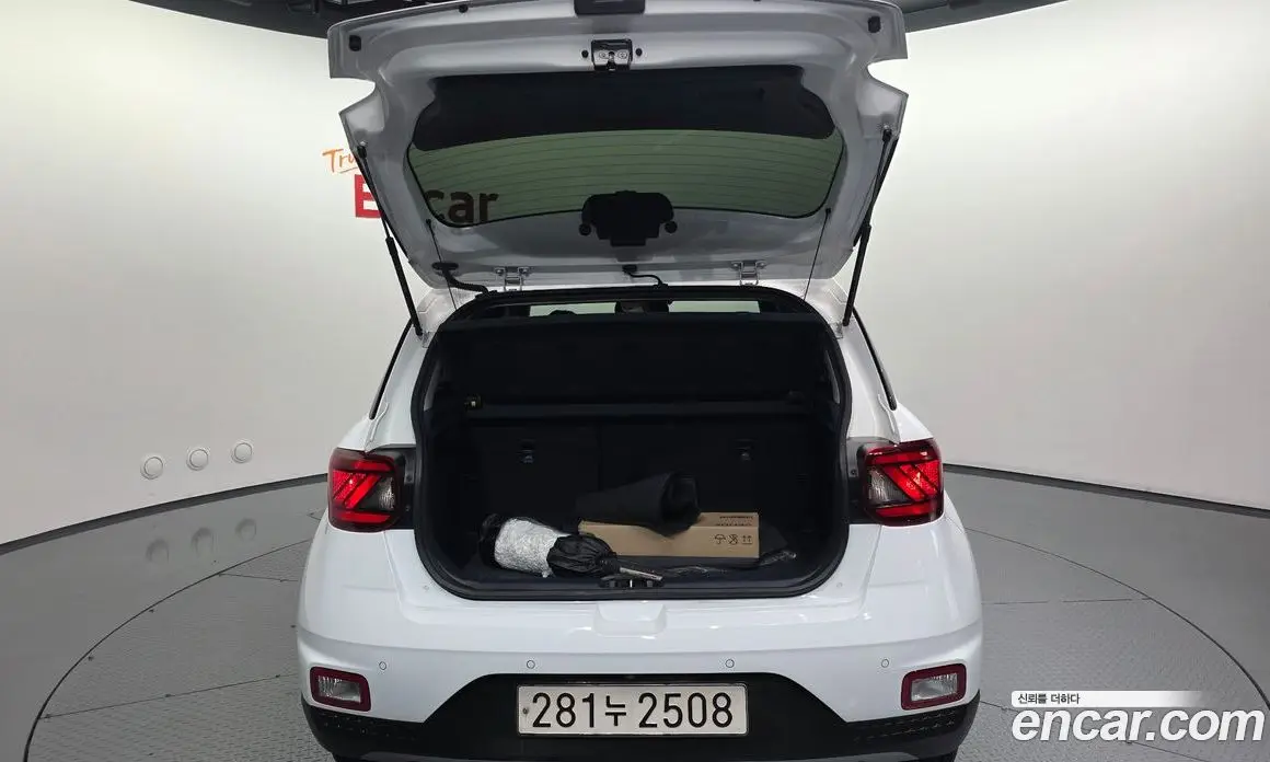 Hyundai Venue 2021 1.6 автомат (гидро), фото 29