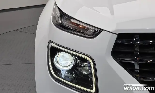Hyundai Venue 2021 1.6 автомат (гидро), миниатюра 7