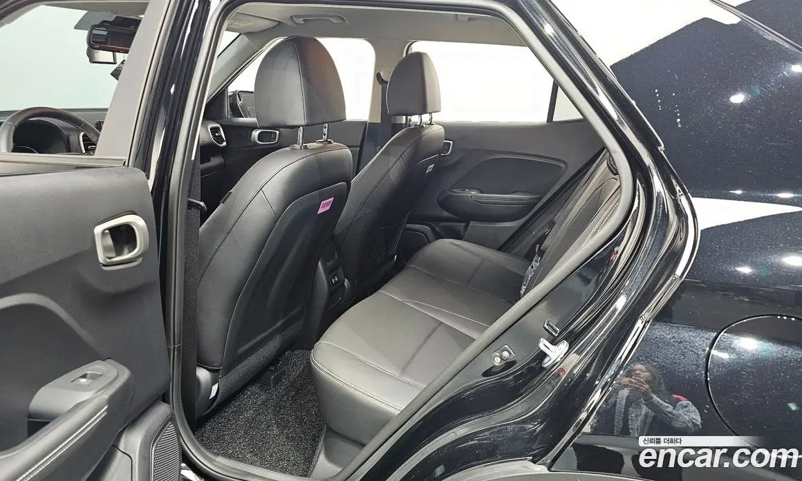 Hyundai Venue 2025 1.6 автомат (гидро), фото 17