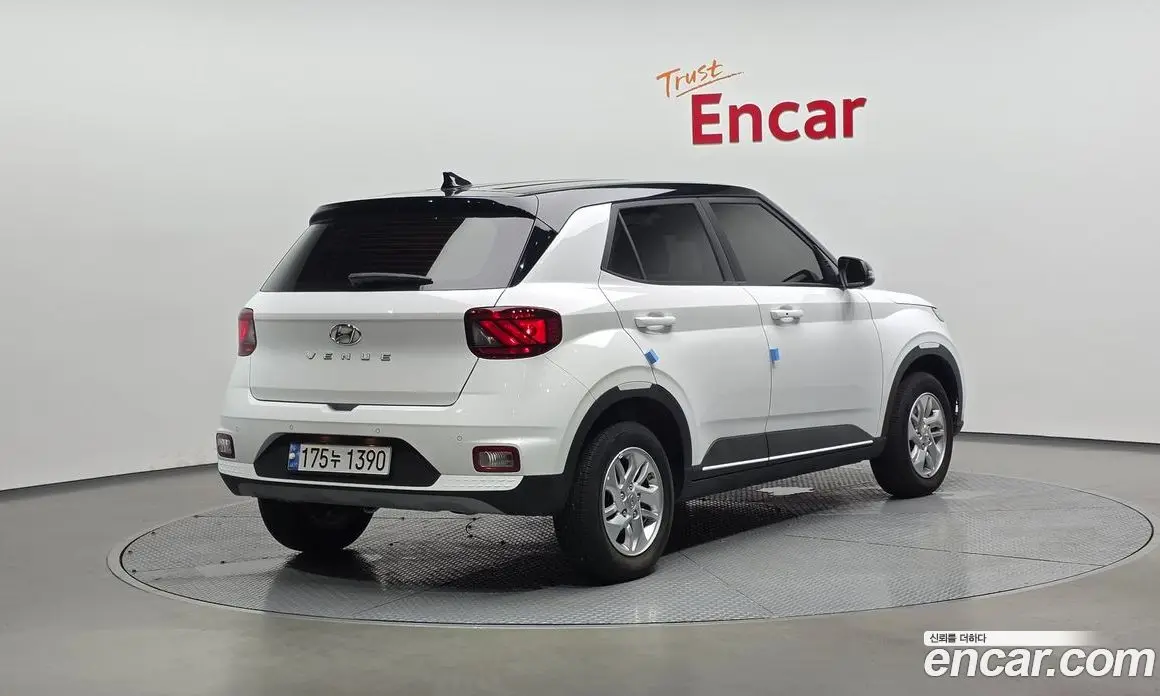 Hyundai Venue 2025 1.6 автомат (гидро), фото 2