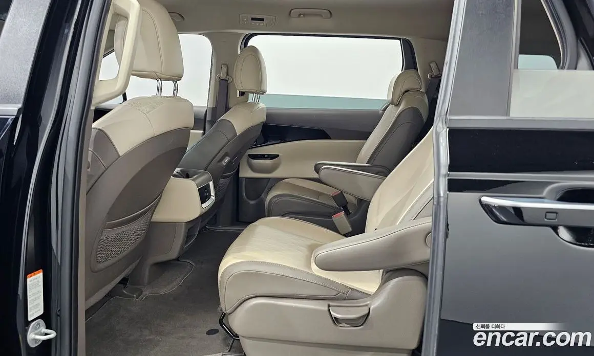 Kia Carnival 2023 3.5 автомат (гидро), фото 16