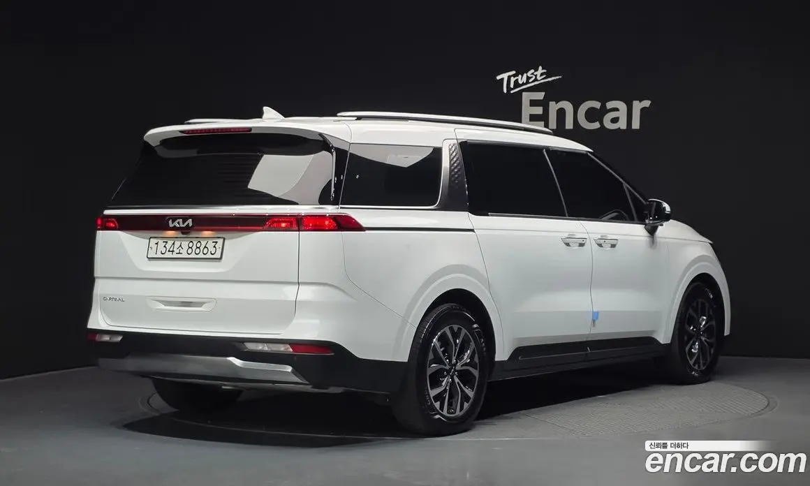 Kia Carnival 2023 3.5 автомат (гидро), фото 2
