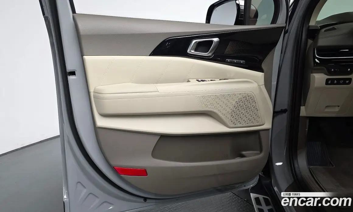 Kia Carnival 2025 1.6 автомат (гидро), фото 14