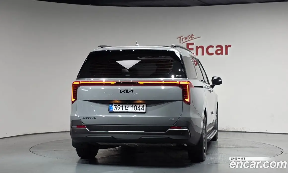 Kia Carnival 2025 1.6 автомат (гидро), фото 3