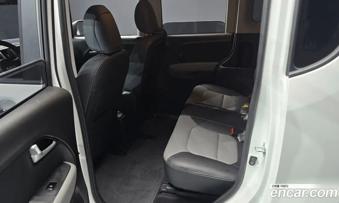 Kia Ray 2022 1.0 автомат (гидро), фото 16
