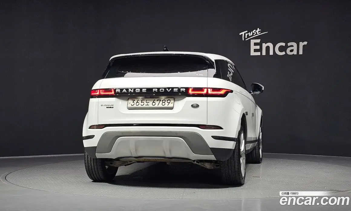Land Rover Range Rover Evoque 2020 2.0 автомат (гидро), фото 4