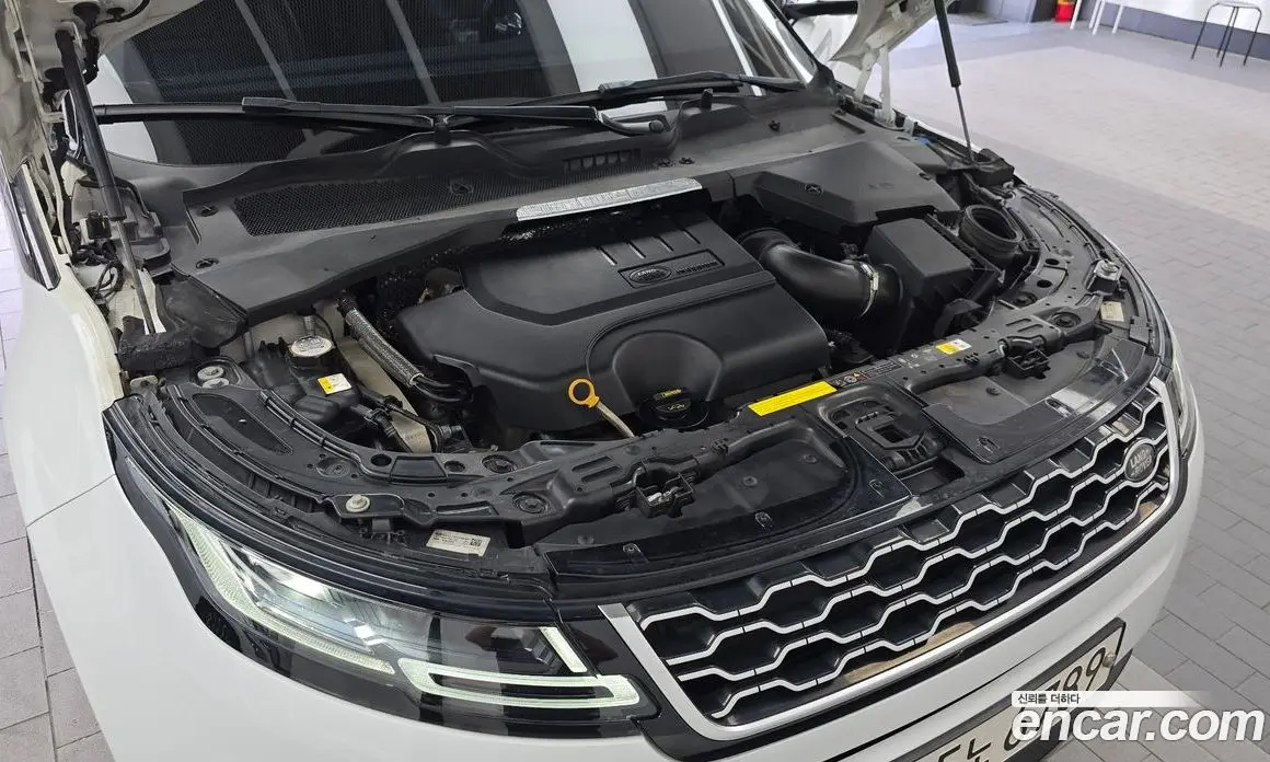 Land Rover Range Rover Evoque 2020 2.0 автомат (гидро), фото 6