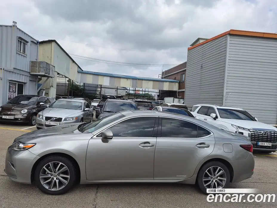 Lexus ES 2017 2.5 автомат (гидро), фото 2