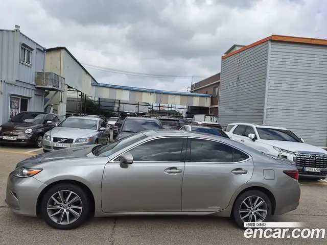 Lexus ES 2017 2.5 автомат (гидро), миниатюра 2
