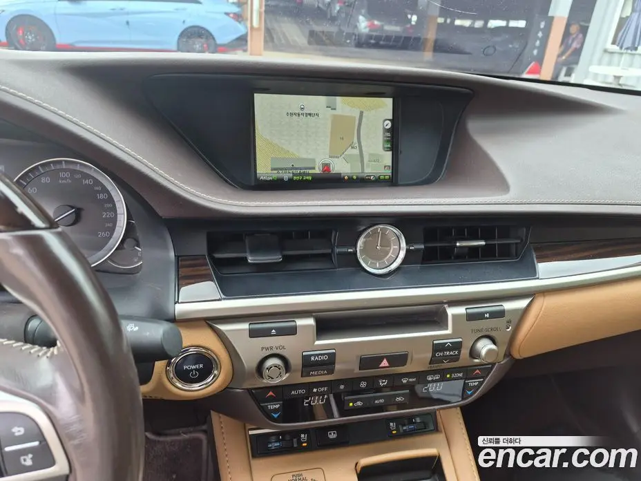 Lexus ES 2017 2.5 автомат (гидро), фото 11