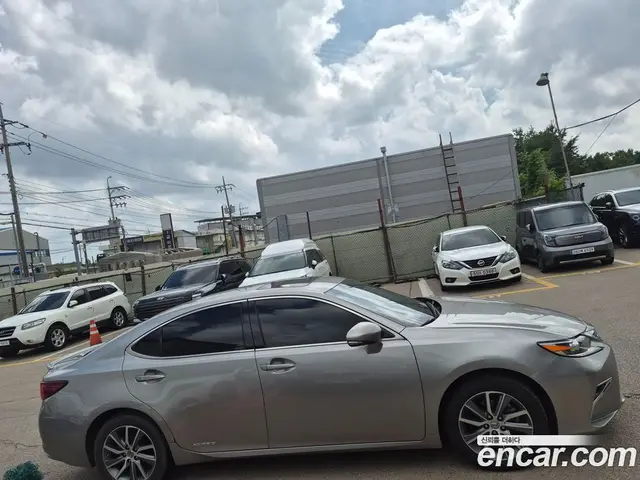 Lexus ES 2017 2.5 автомат (гидро), миниатюра 3