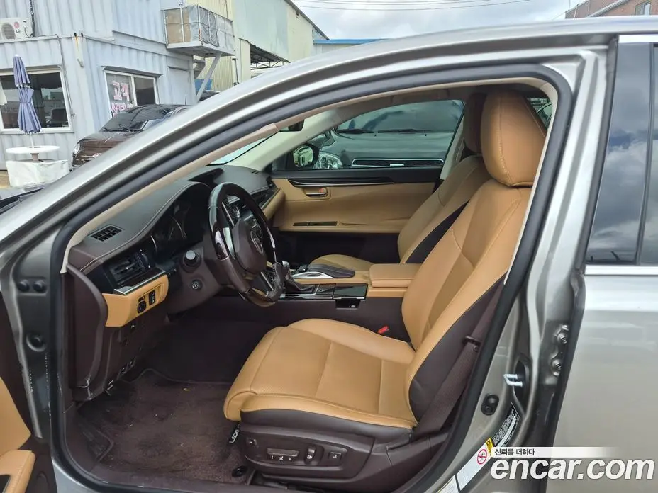Lexus ES 2017 2.5 автомат (гидро), фото 5