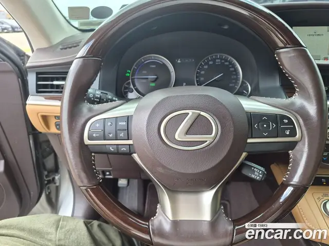 Lexus ES 2017 2.5 автомат (гидро), миниатюра 9
