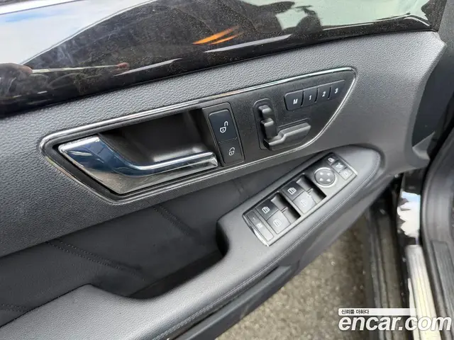 Mercedes-Benz E-Class 2010 3.5 автомат (гидро), миниатюра 6