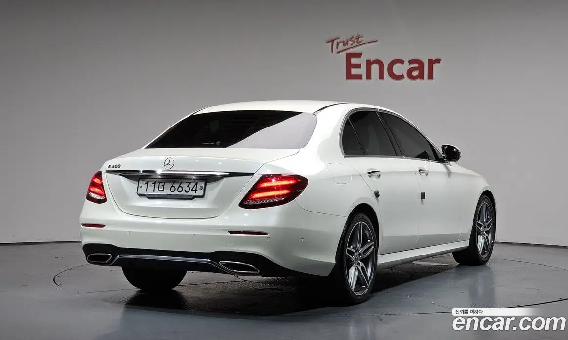 Mercedes-Benz E-Class 2019 2.0 автомат (гидро), фото 2