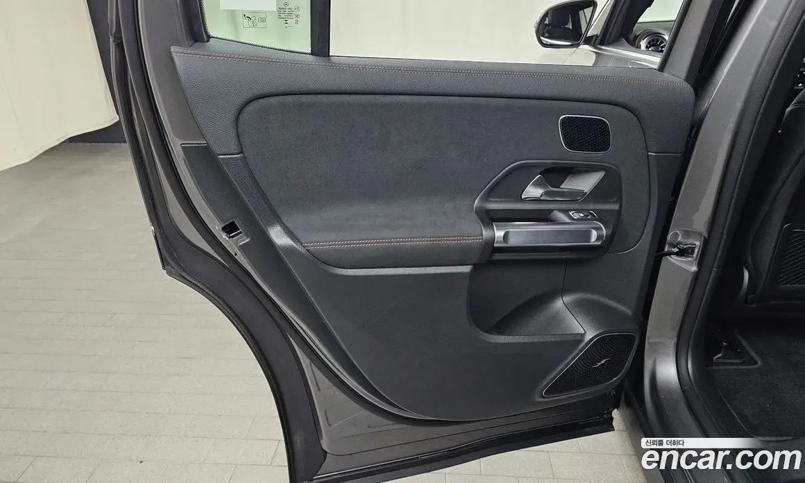 Mercedes-Benz EQB 2025 0.2 автомат (гидро), фото 14