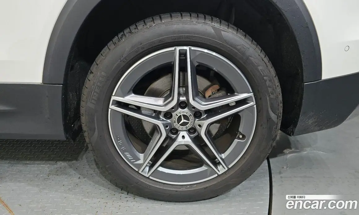 Mercedes-Benz GLB-Class 2022 2.0 автомат (гидро), фото 7
