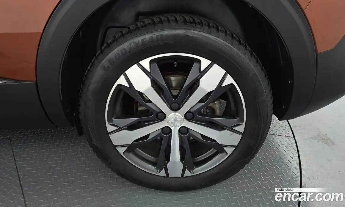 Peugeot 5008 2021 1.5 автомат (гидро), фото 7