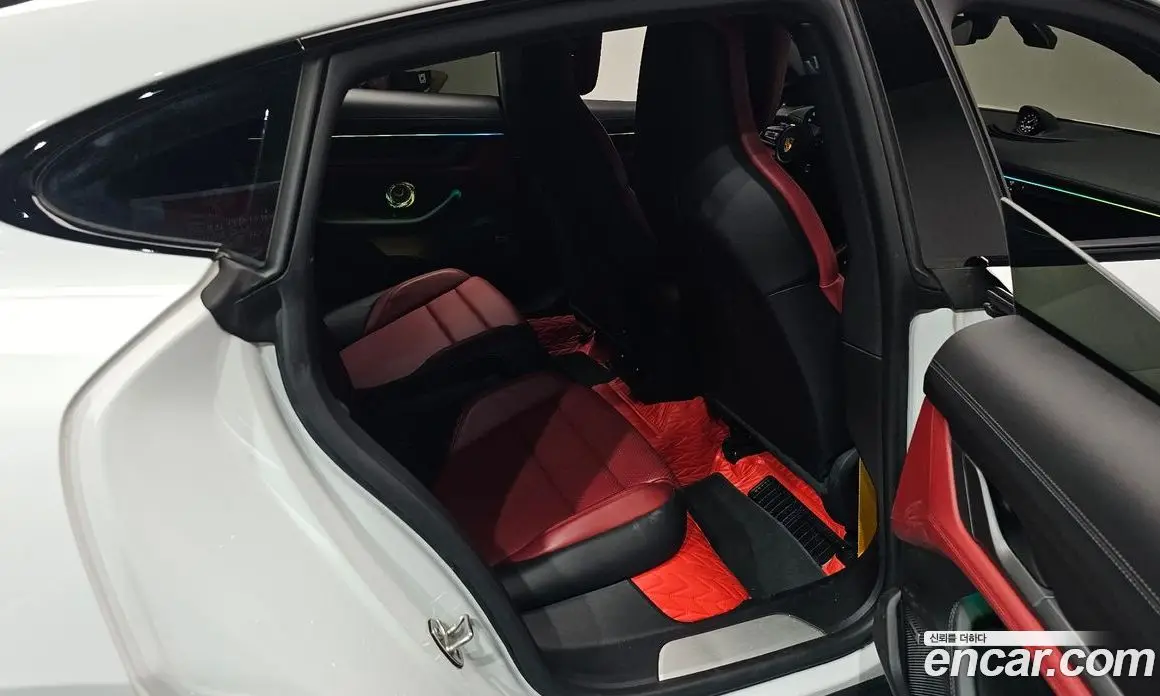 Porsche Taycan 2021 0.1 автомат (гидро), фото 17