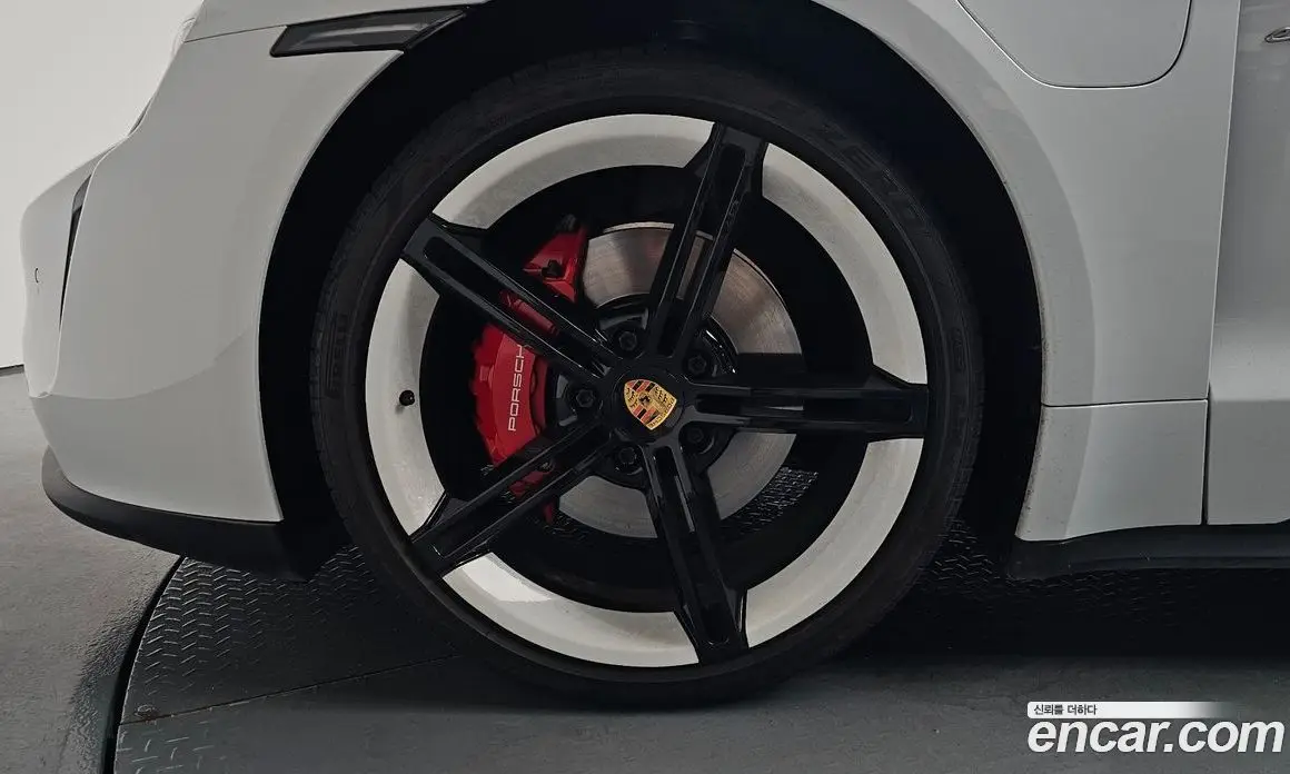 Porsche Taycan 2021 0.1 автомат (гидро), фото 4