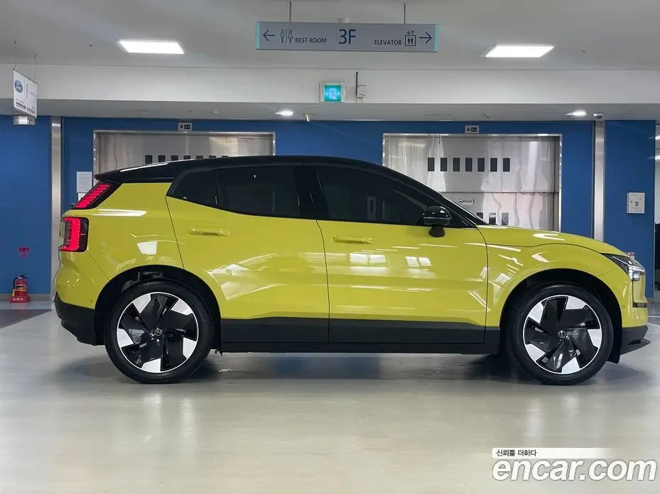 Volvo EX30 2025 0.2 автомат (гидро), фото 12