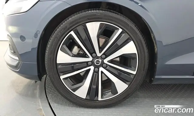 Volvo S60 2023 2.0 автомат (гидро), миниатюра 4