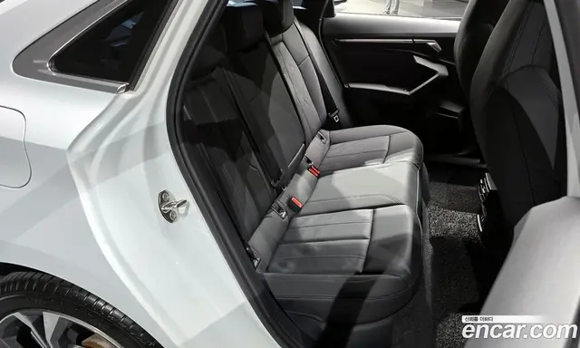 Audi A3 2023 2.0 автомат (гидро), миниатюра 12