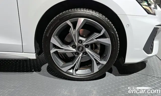 Audi A3 2023 2.0 автомат (гидро), миниатюра 5 Audi A3 2023 2.0 автомат (гидро), миниатюра 5