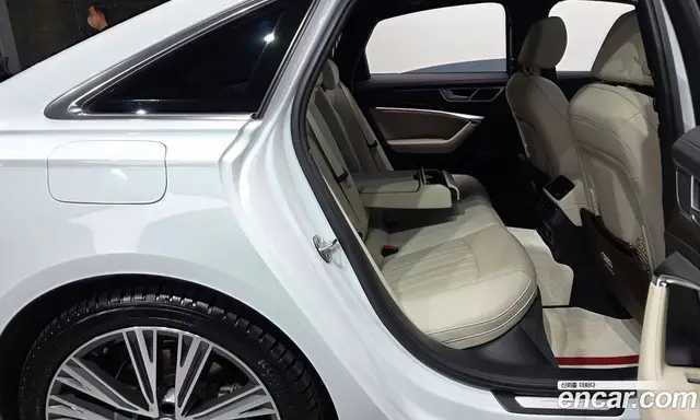 Audi A6 2023 2.0 автомат (гидро), миниатюра 11