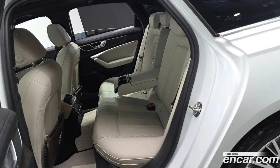 Audi A6 2023 2.0 автомат (гидро), фото 12