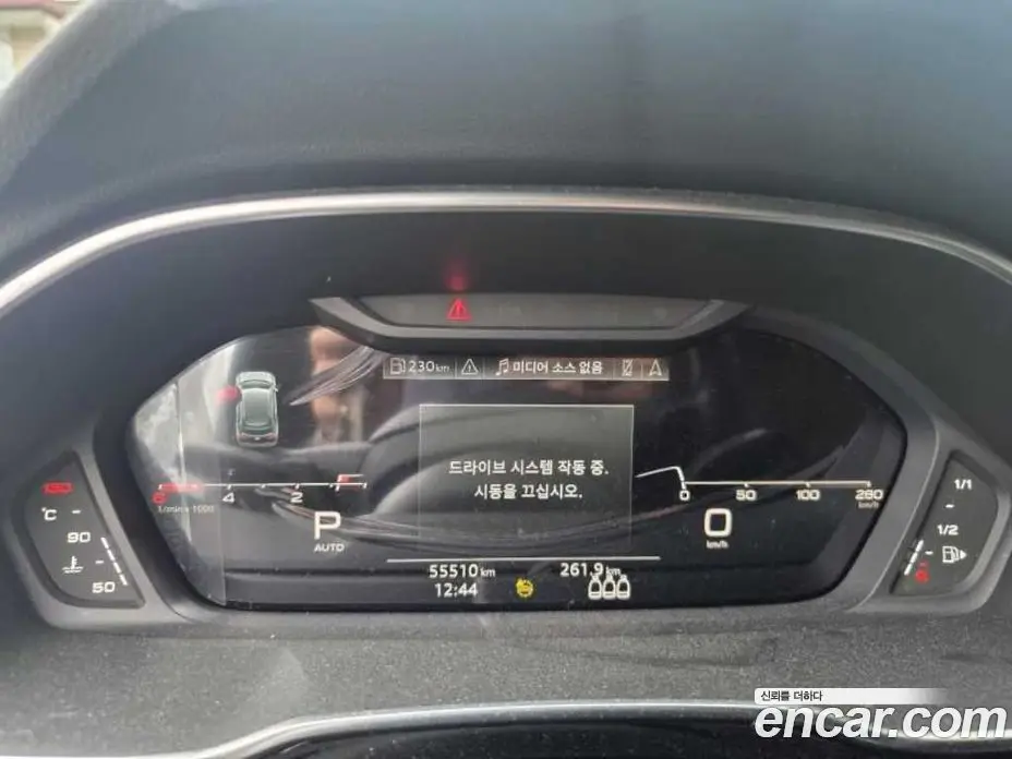 Audi Q3 2022 2.0 автомат (гидро), фото 3
