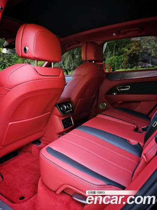 Bentley Bentayga 2022 4.0 автомат (гидро), фото 18