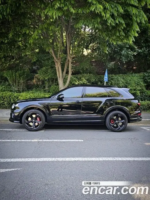 Bentley Bentayga 2022 4.0 автомат (гидро), фото 6