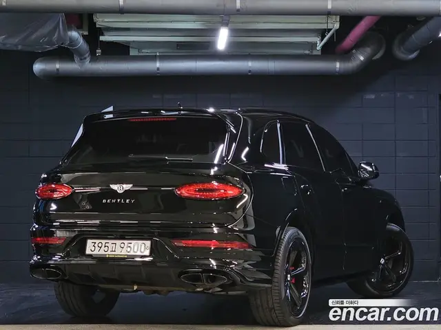 Bentley Bentayga 2022 4.0 автомат (гидро), миниатюра 8
