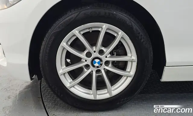 BMW 1 серия 2016 2.0 автомат (гидро), миниатюра 5