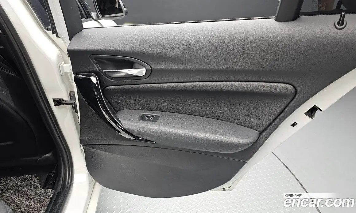 BMW 1 серия 2017 2.0 автомат (гидро), фото 14