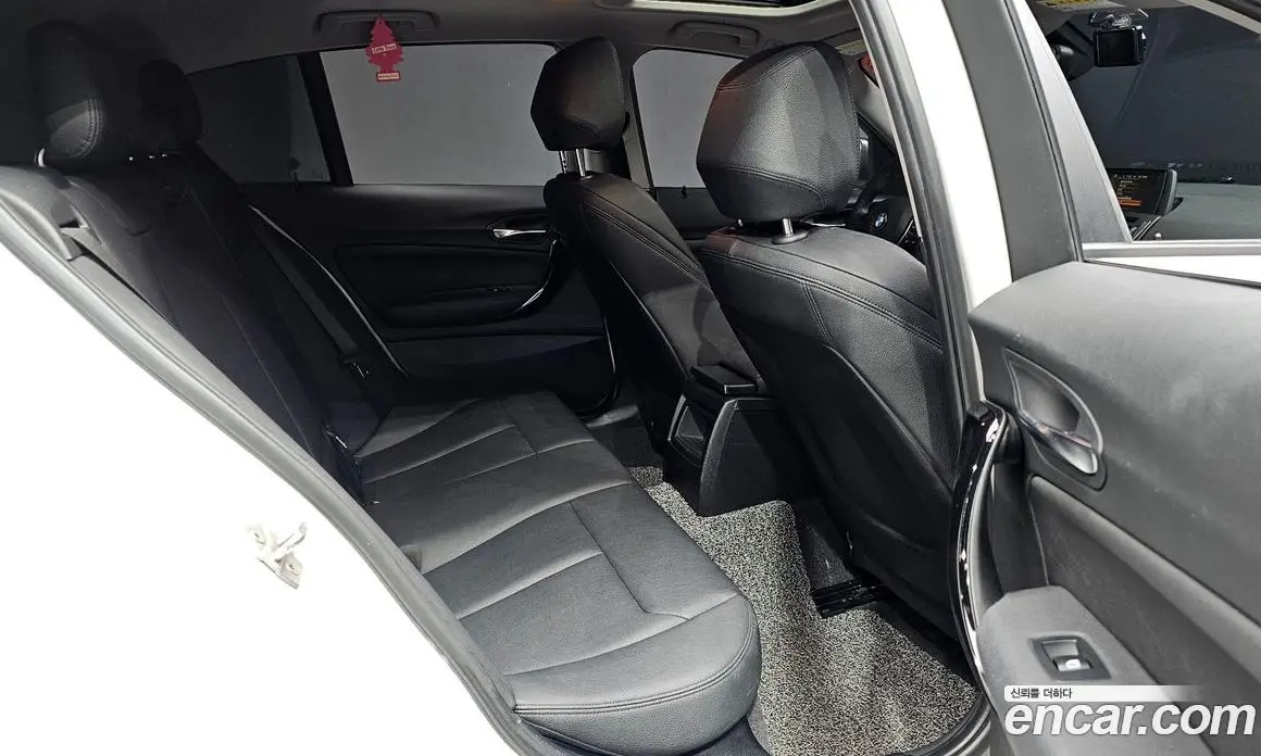 BMW 1 серия 2017 2.0 автомат (гидро), фото 17