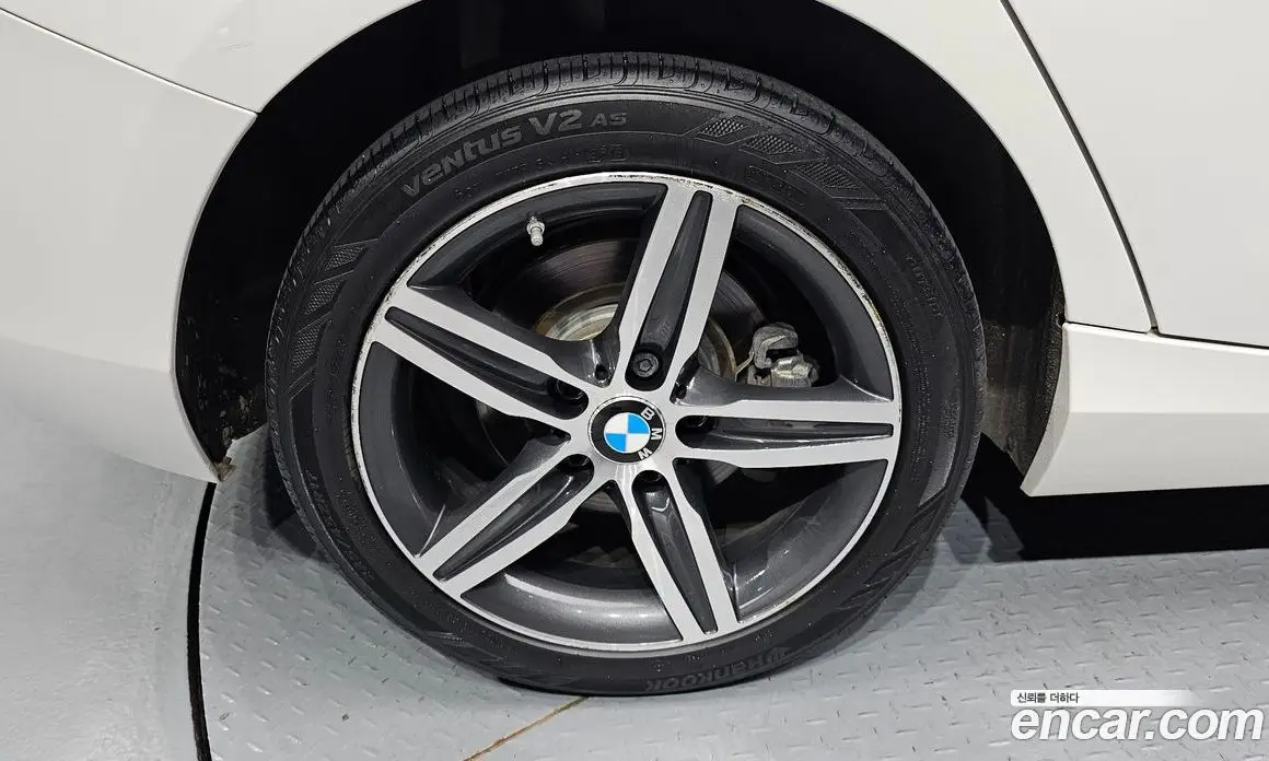 BMW 1 серия 2017 2.0 автомат (гидро), фото 4