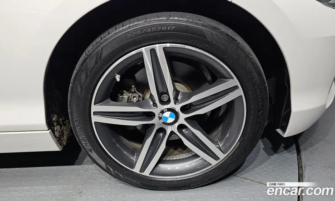 BMW 1 серия 2017 2.0 автомат (гидро), фото 6