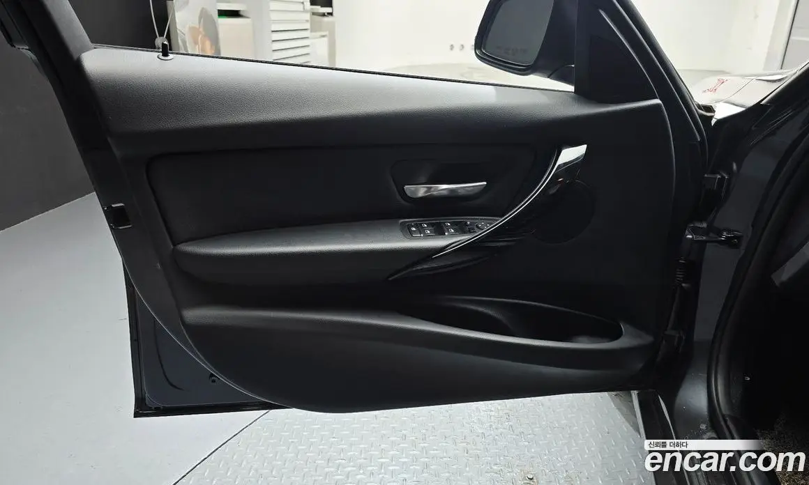 BMW 3 серия 2018 2.0 автомат (гидро), фото 14