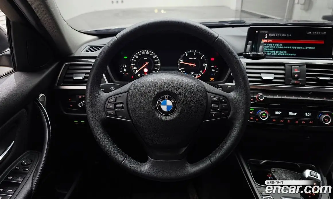 BMW 3 серия 2018 2.0 автомат (гидро), фото 20